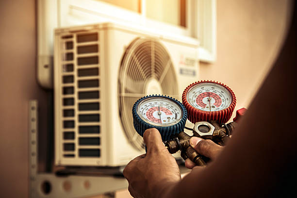 Professional Ac Installation technician working in Lisbon, IA